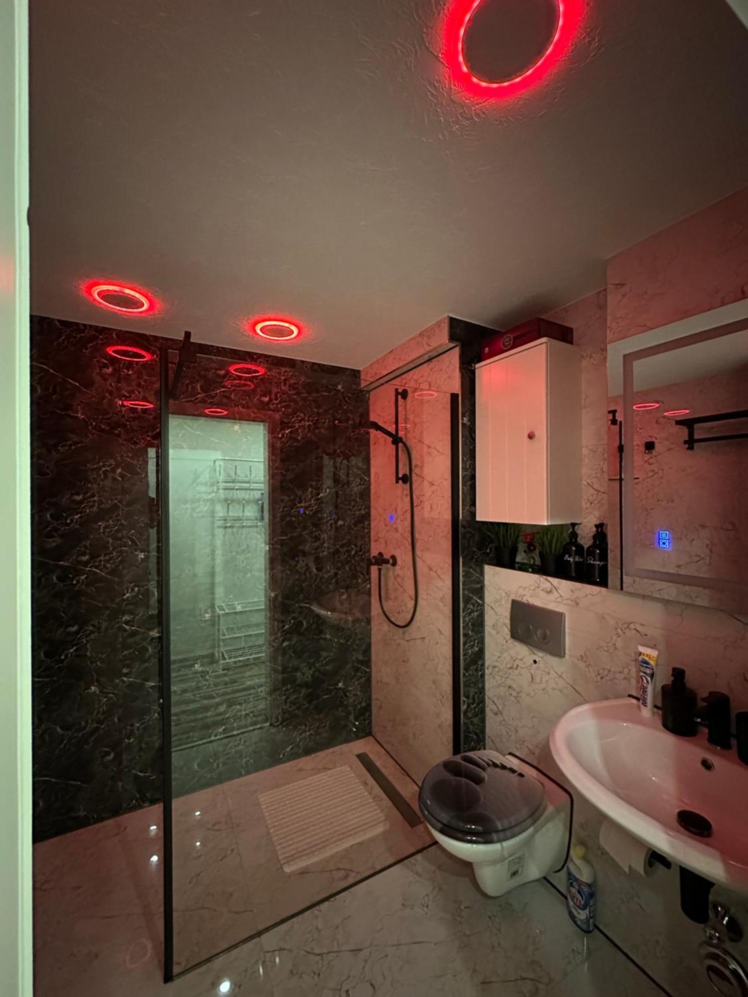 Modern Apartments Neuburg P - Top - 2 Zimmer, Komfort, Balkon, Wi-Fi, Smart Tv, Grosse Dusche, Kueche 노이부르크 안 데어 도나우 외부 사진