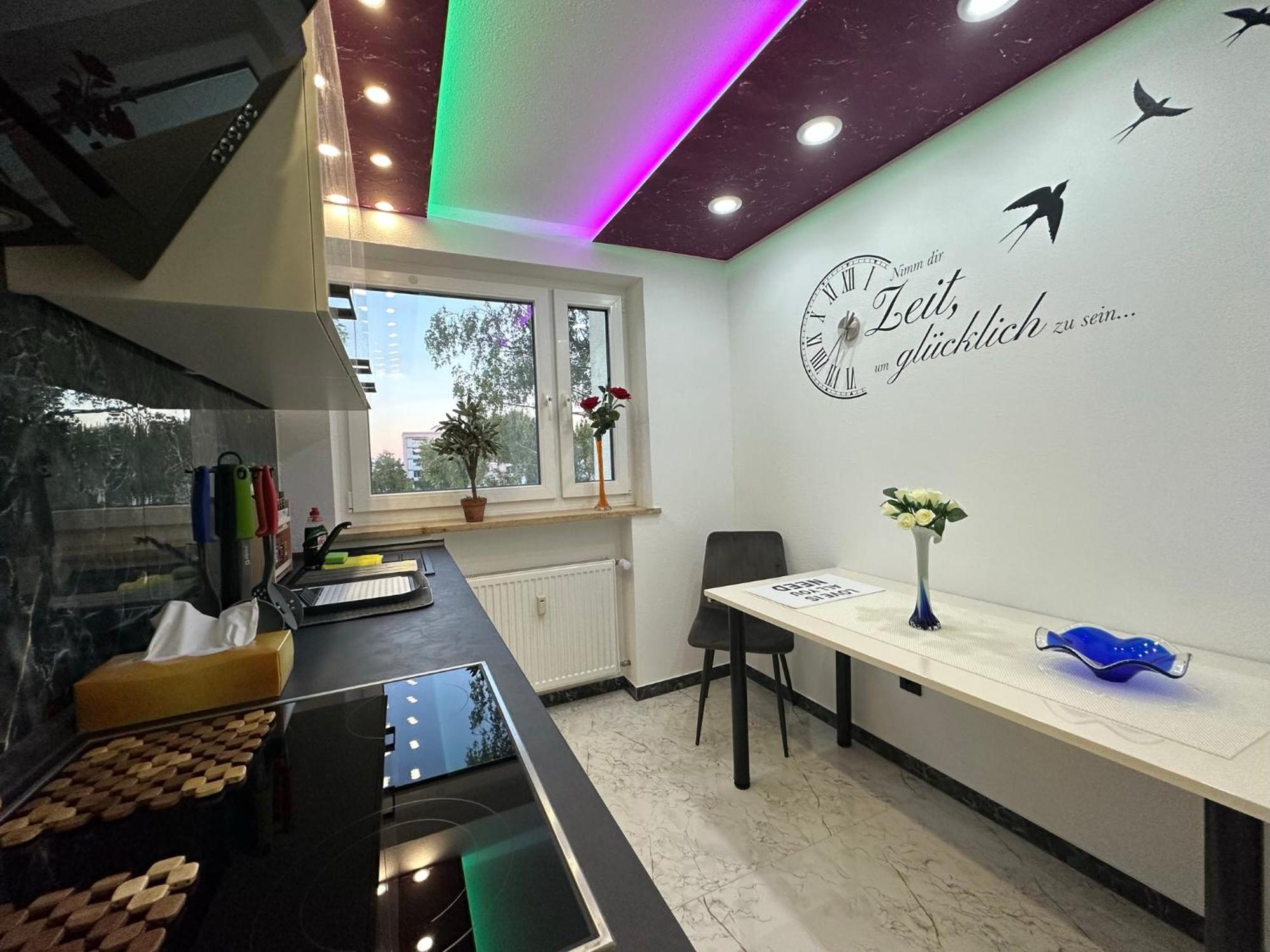 Modern Apartments Neuburg P - Top - 2 Zimmer, Komfort, Balkon, Wi-Fi, Smart Tv, Grosse Dusche, Kueche 노이부르크 안 데어 도나우 외부 사진