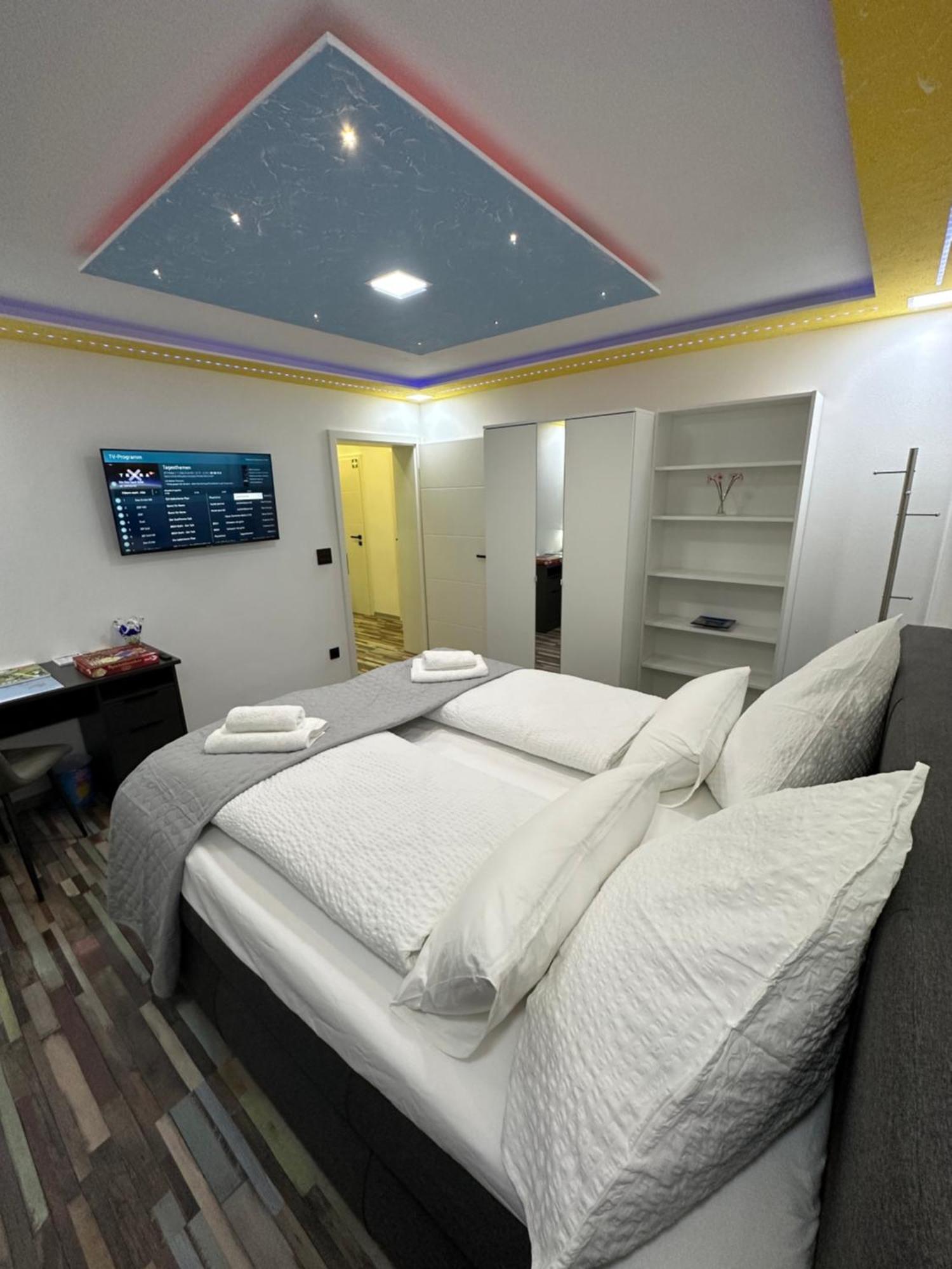 Modern Apartments Neuburg P - Top - 2 Zimmer, Komfort, Balkon, Wi-Fi, Smart Tv, Grosse Dusche, Kueche 노이부르크 안 데어 도나우 외부 사진