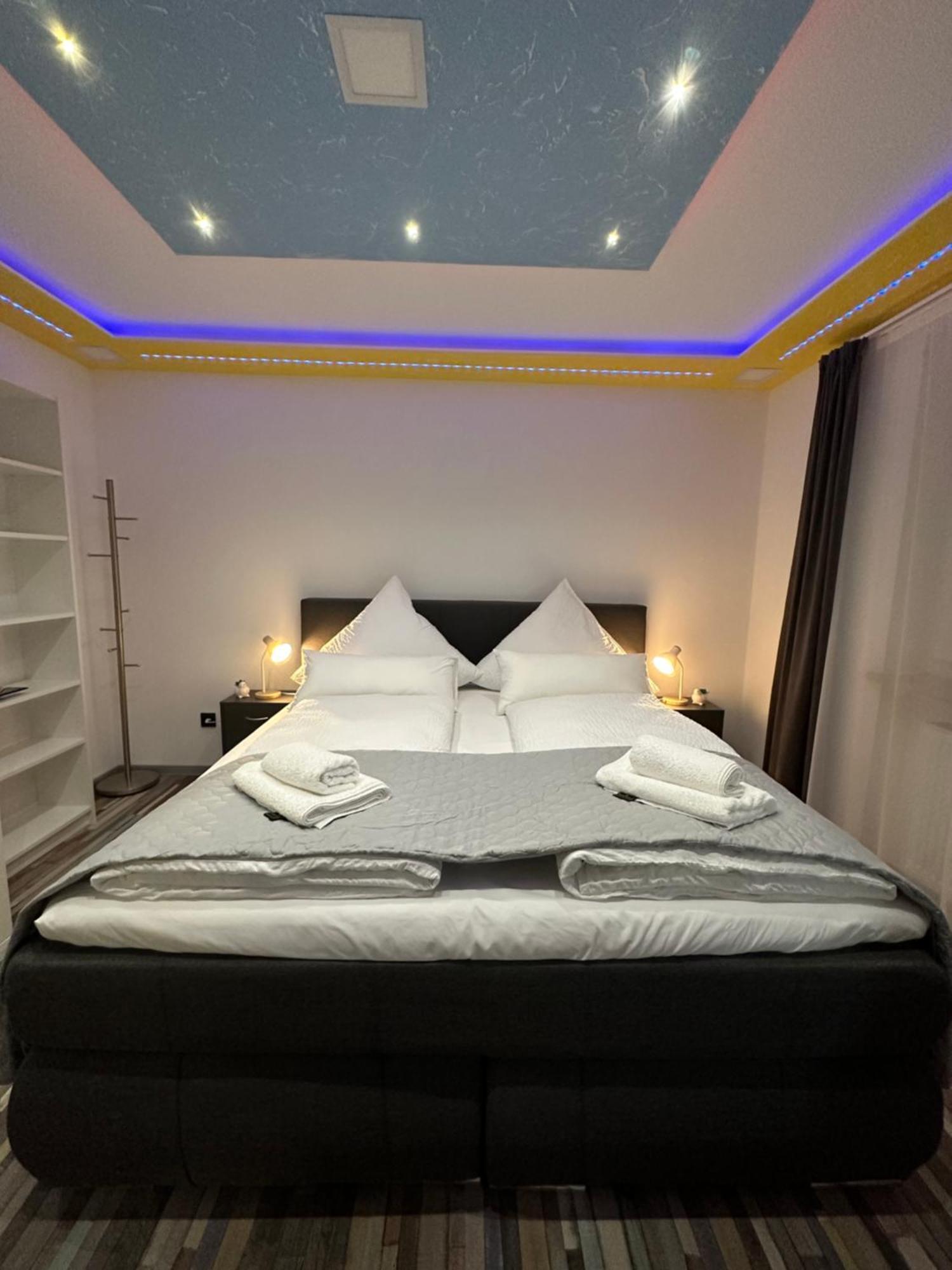 Modern Apartments Neuburg P - Top - 2 Zimmer, Komfort, Balkon, Wi-Fi, Smart Tv, Grosse Dusche, Kueche 노이부르크 안 데어 도나우 외부 사진