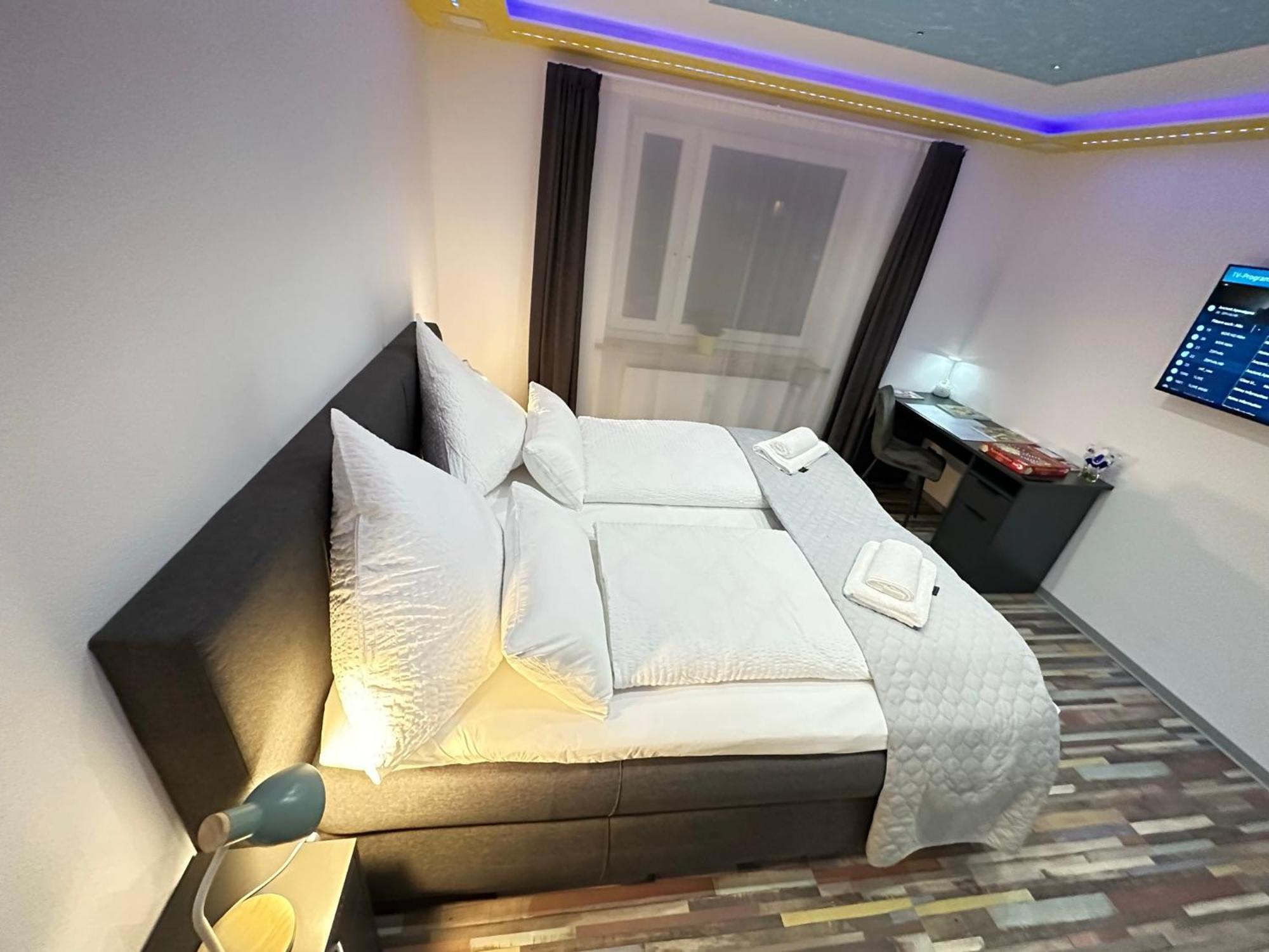 Modern Apartments Neuburg P - Top - 2 Zimmer, Komfort, Balkon, Wi-Fi, Smart Tv, Grosse Dusche, Kueche 노이부르크 안 데어 도나우 외부 사진