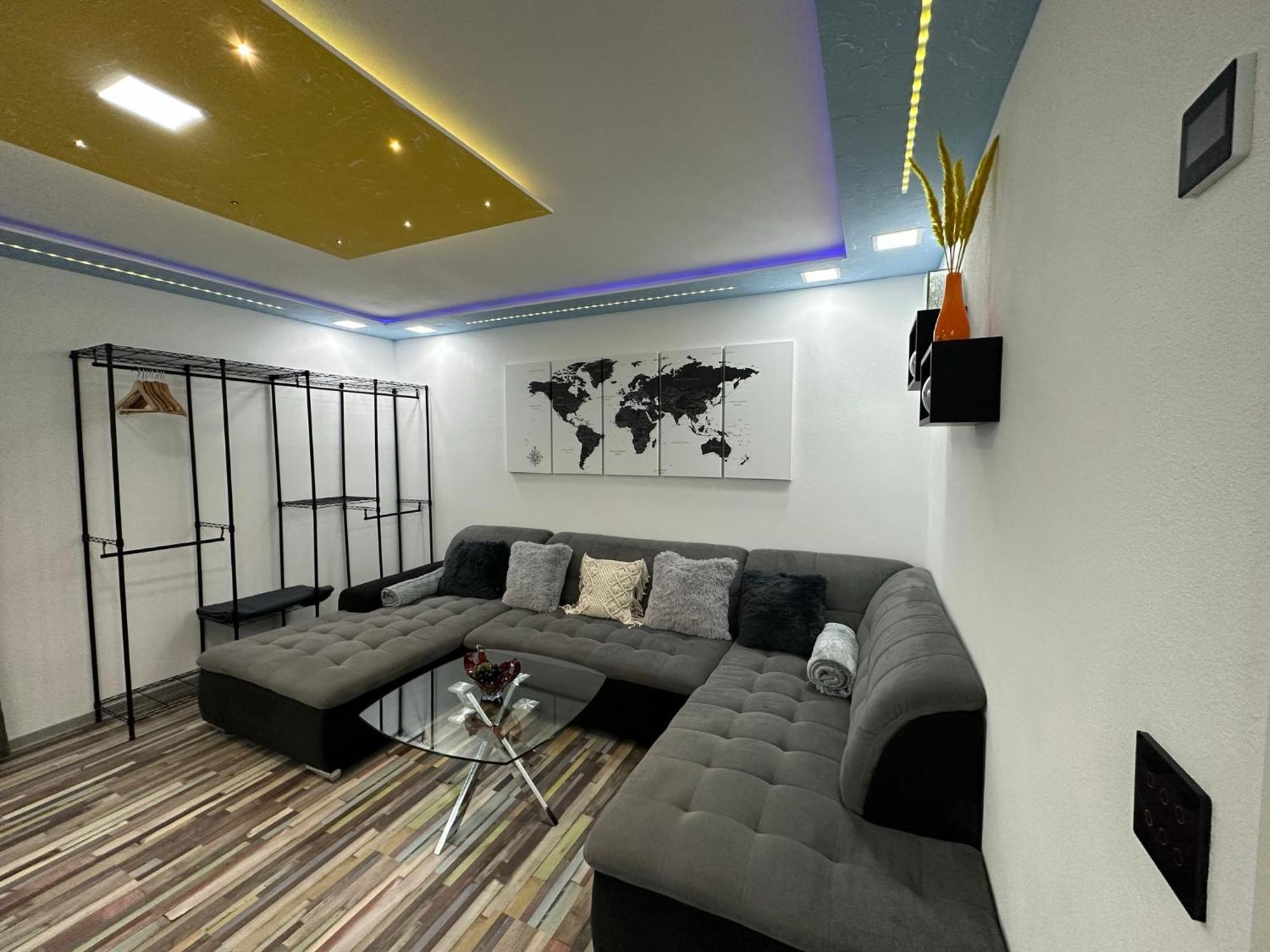 Modern Apartments Neuburg P - Top - 2 Zimmer, Komfort, Balkon, Wi-Fi, Smart Tv, Grosse Dusche, Kueche 노이부르크 안 데어 도나우 외부 사진