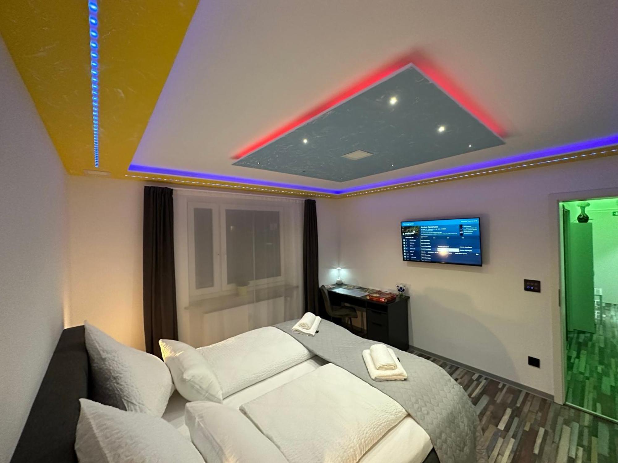 Modern Apartments Neuburg P - Top - 2 Zimmer, Komfort, Balkon, Wi-Fi, Smart Tv, Grosse Dusche, Kueche 노이부르크 안 데어 도나우 외부 사진